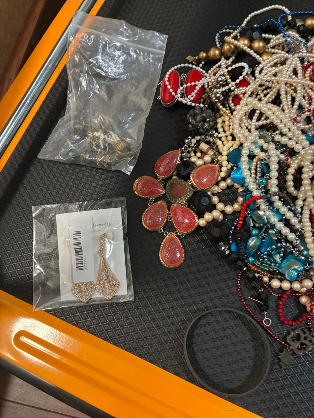 Mixed Costume Jewelry Lot - Multicolor Beaded Necklaces & Charms - Picture 2 of 6